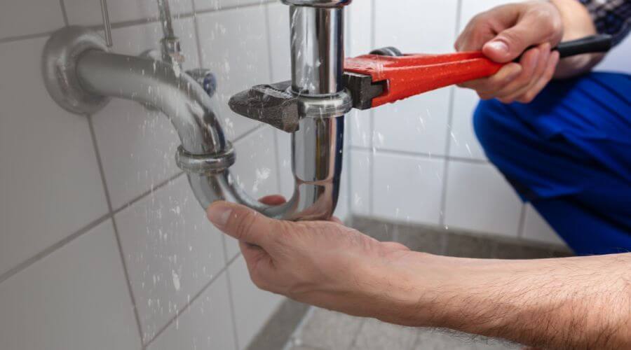 Expert burst pipe repair services in Hebron, IL
